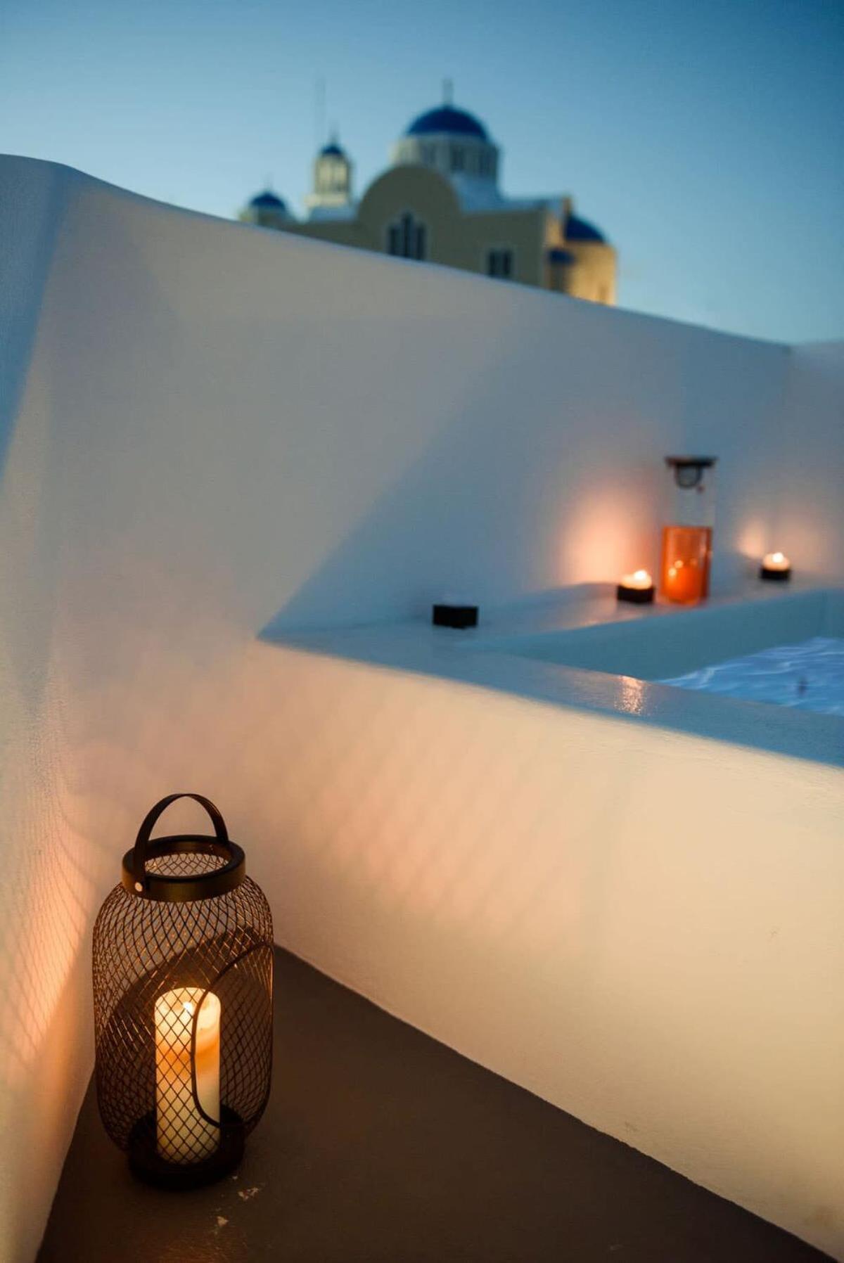 Santorini Traditional Apt With Private Hot Tub Apartment Fira  Exterior photo